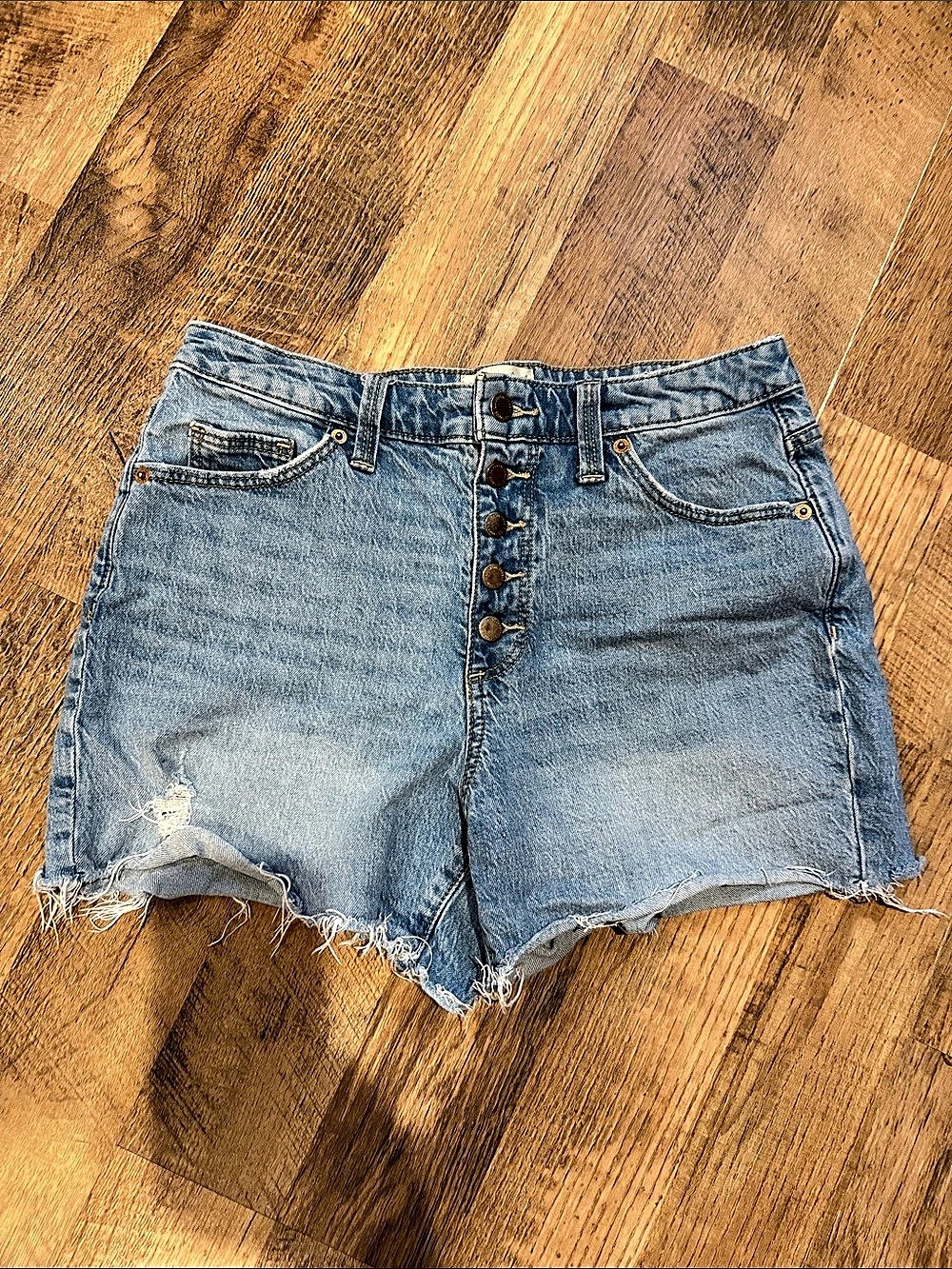 Universal Thread High-Rise Vintage Midi Denim Shorts Blue Waist 28